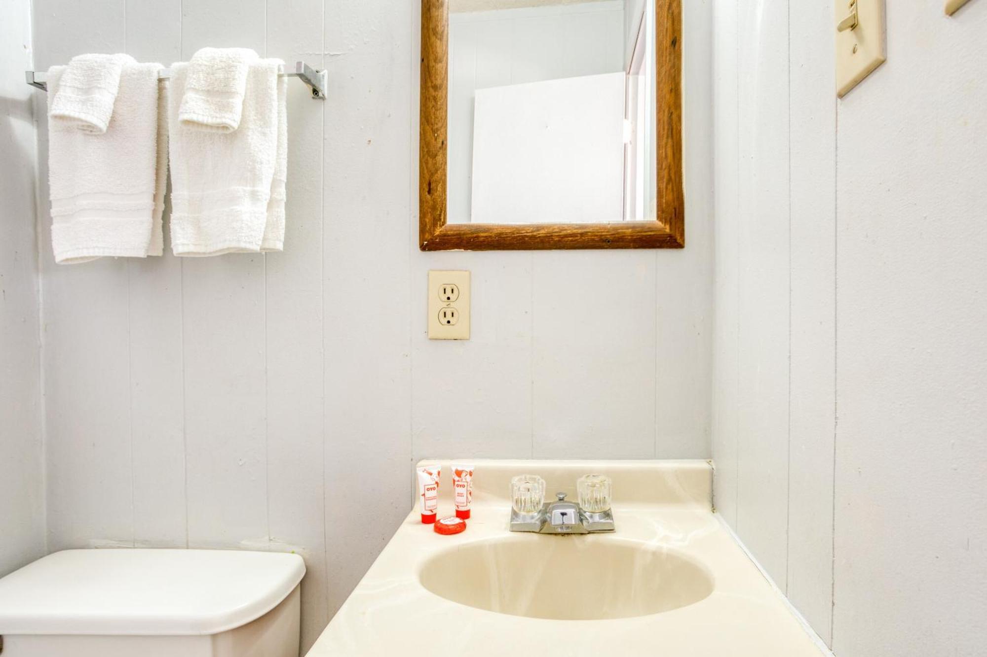 Oyo Hotel Breckenridge Tx Hubbard Creek Lake מראה חיצוני תמונה